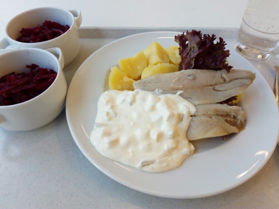 corporate-cafeteria