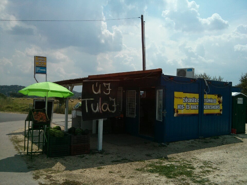fruit-vegetable-store