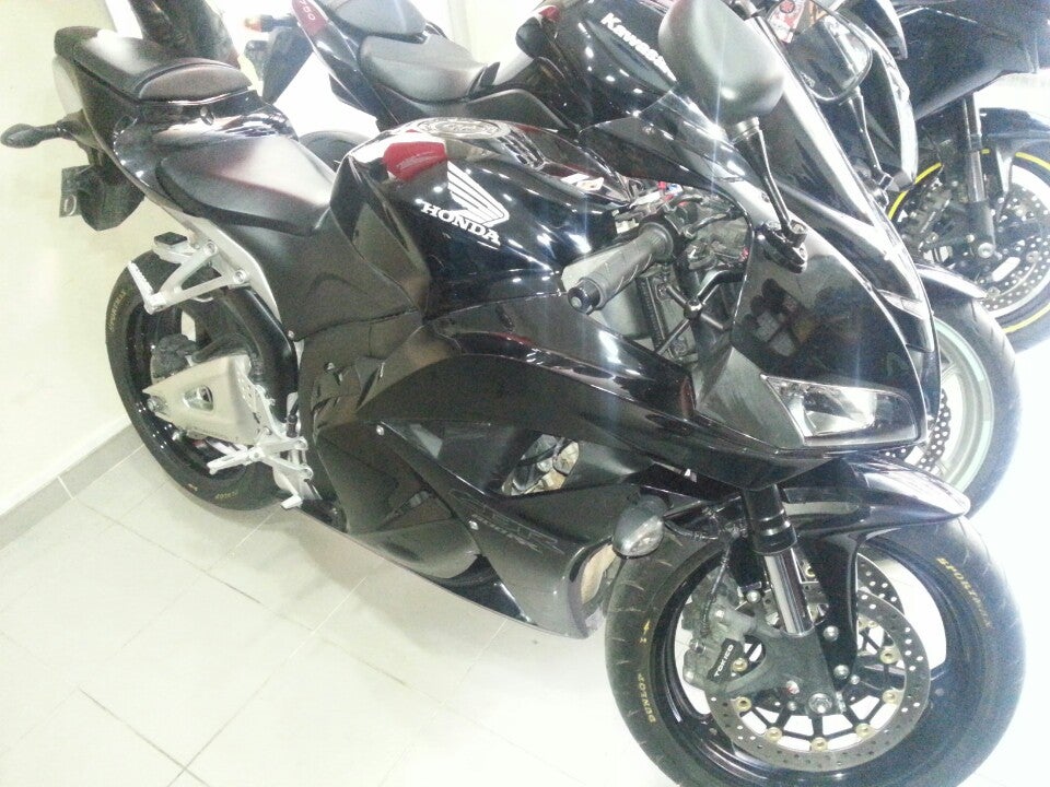 motorcycle-shop