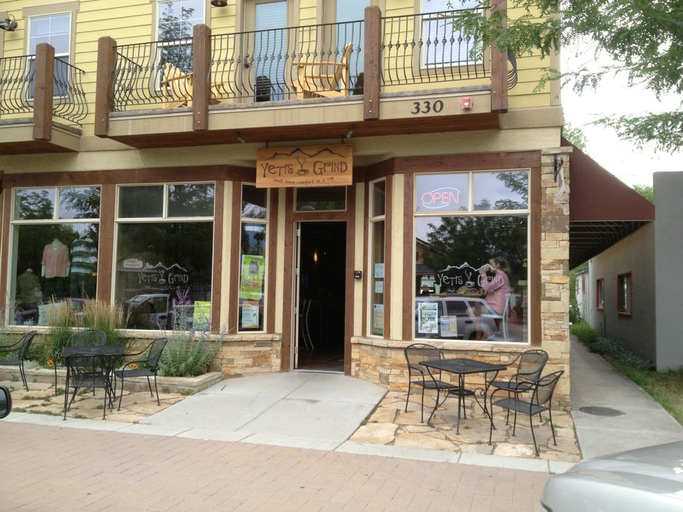 yeti's grind, Cafe