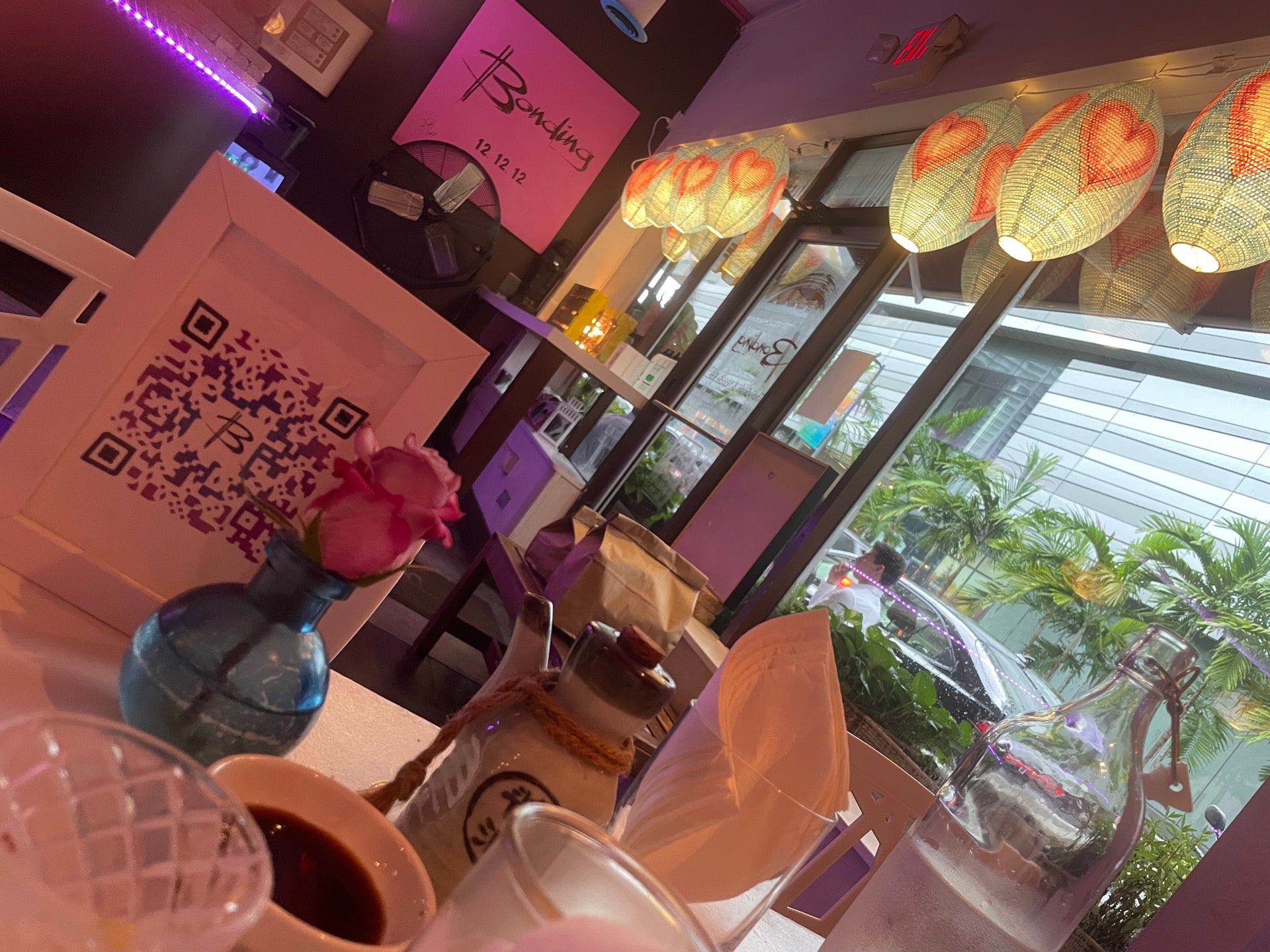 Bonding restaurant in Miami
