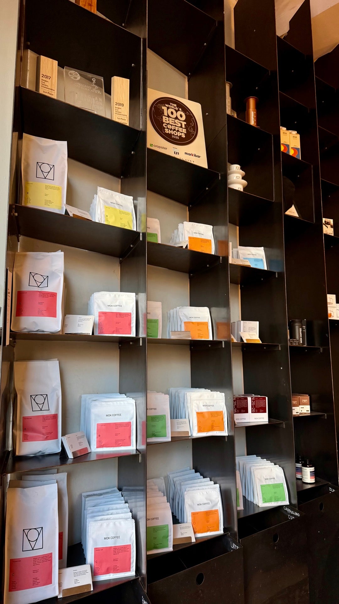 MOK Specialty Coffee Roastery & Bar - Brussels bar