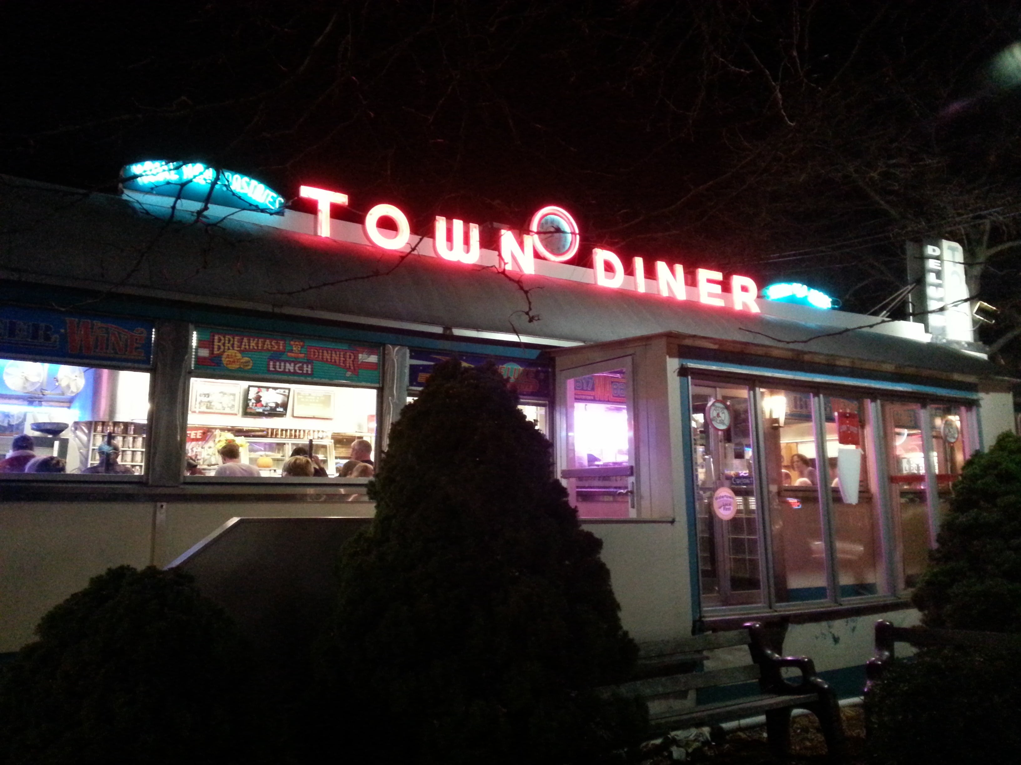 Deluxe Town Diner