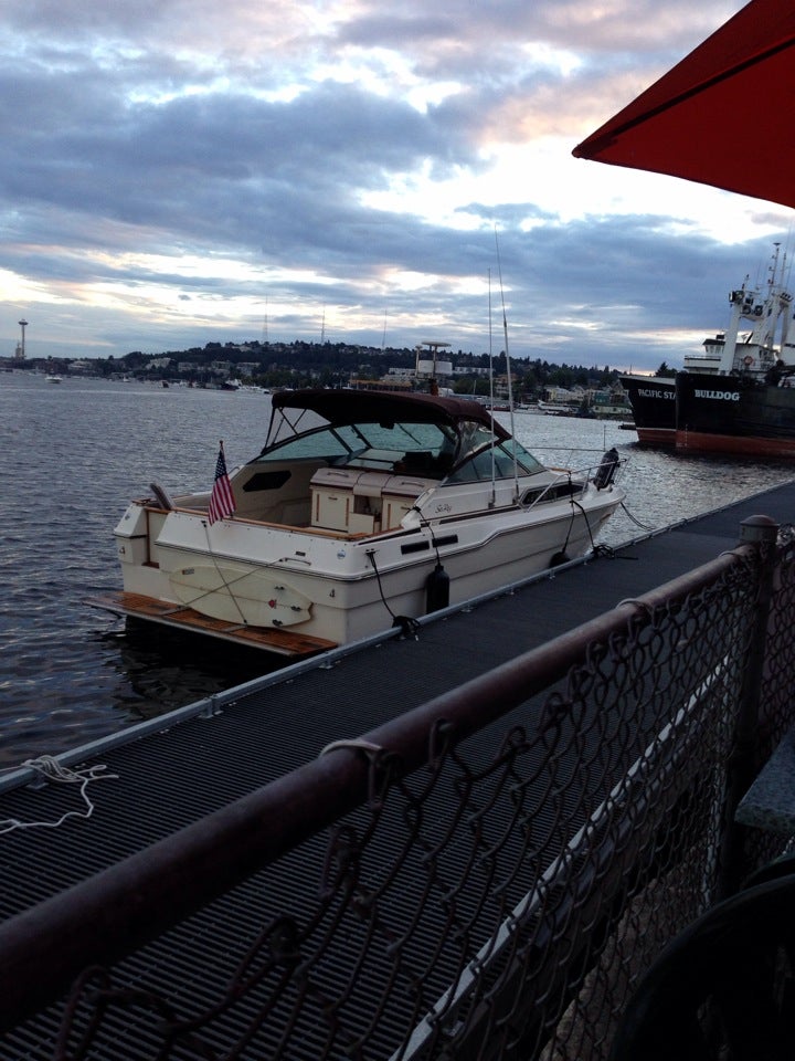 Ivar's Salmon House 401 NE Northlake Way Seattle