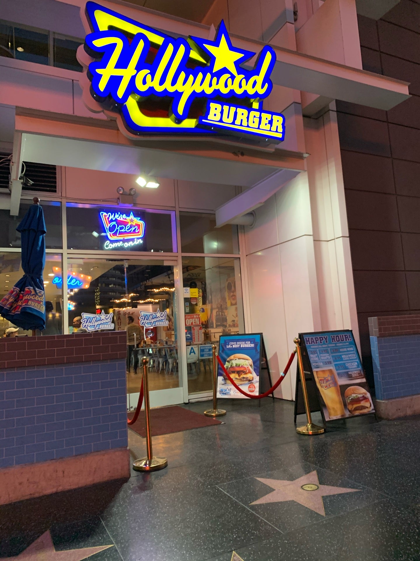 Hollywood Burgers restaurant in Los Angeles