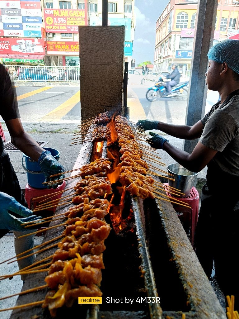Sate Famili Sidek Sate