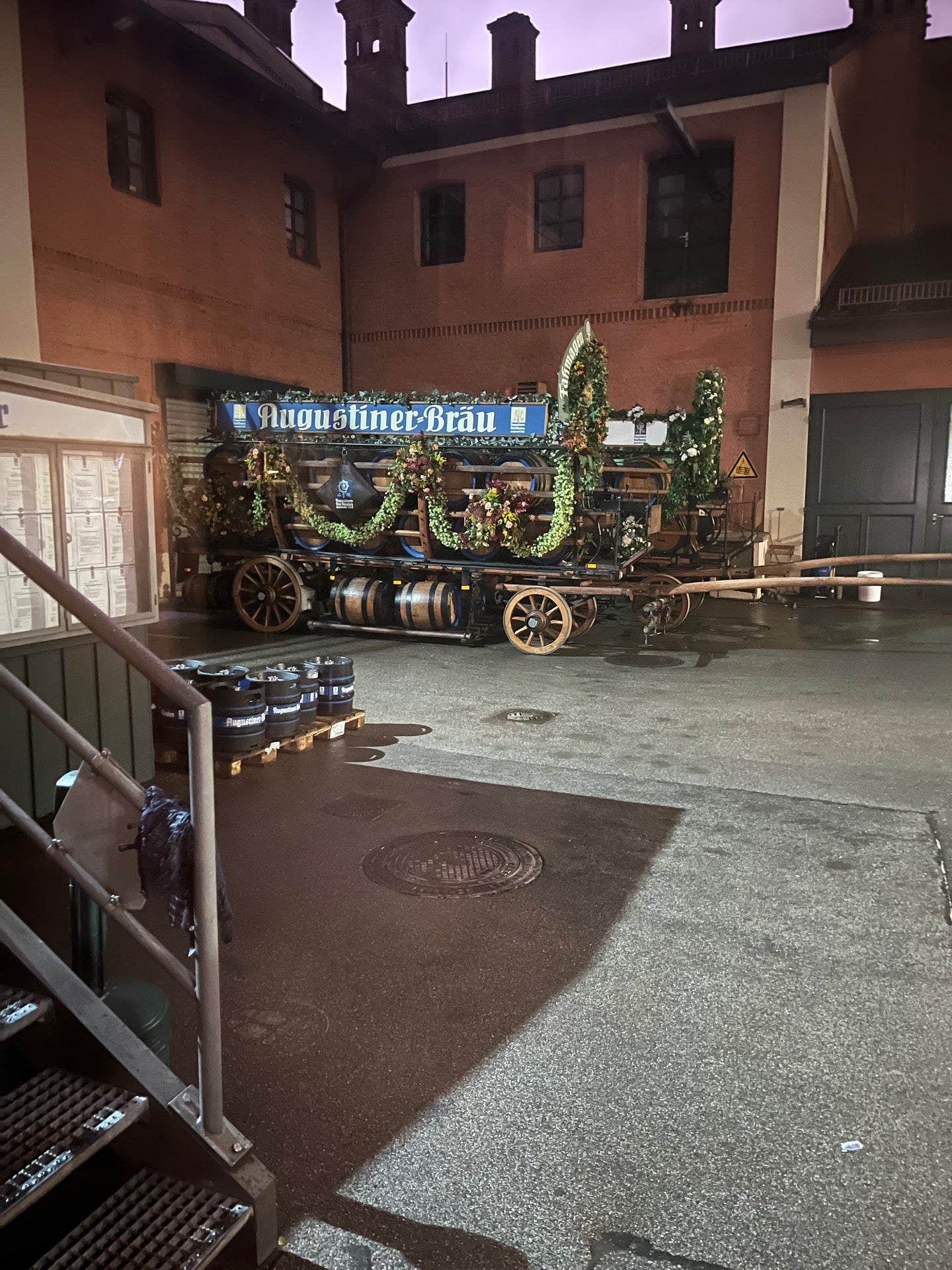 Augustiner Bräustuben - Munich restaurant