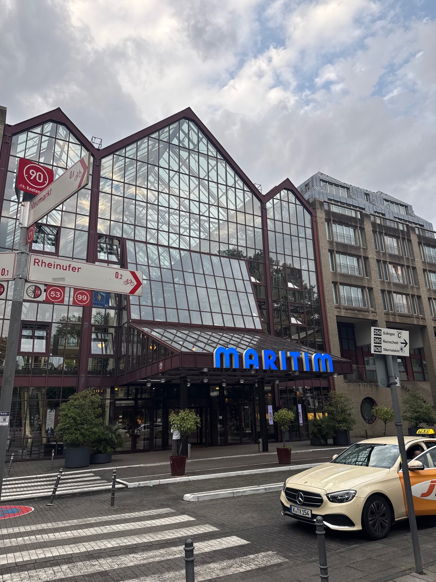 Maritim Hotel Köln - Cologne cafe