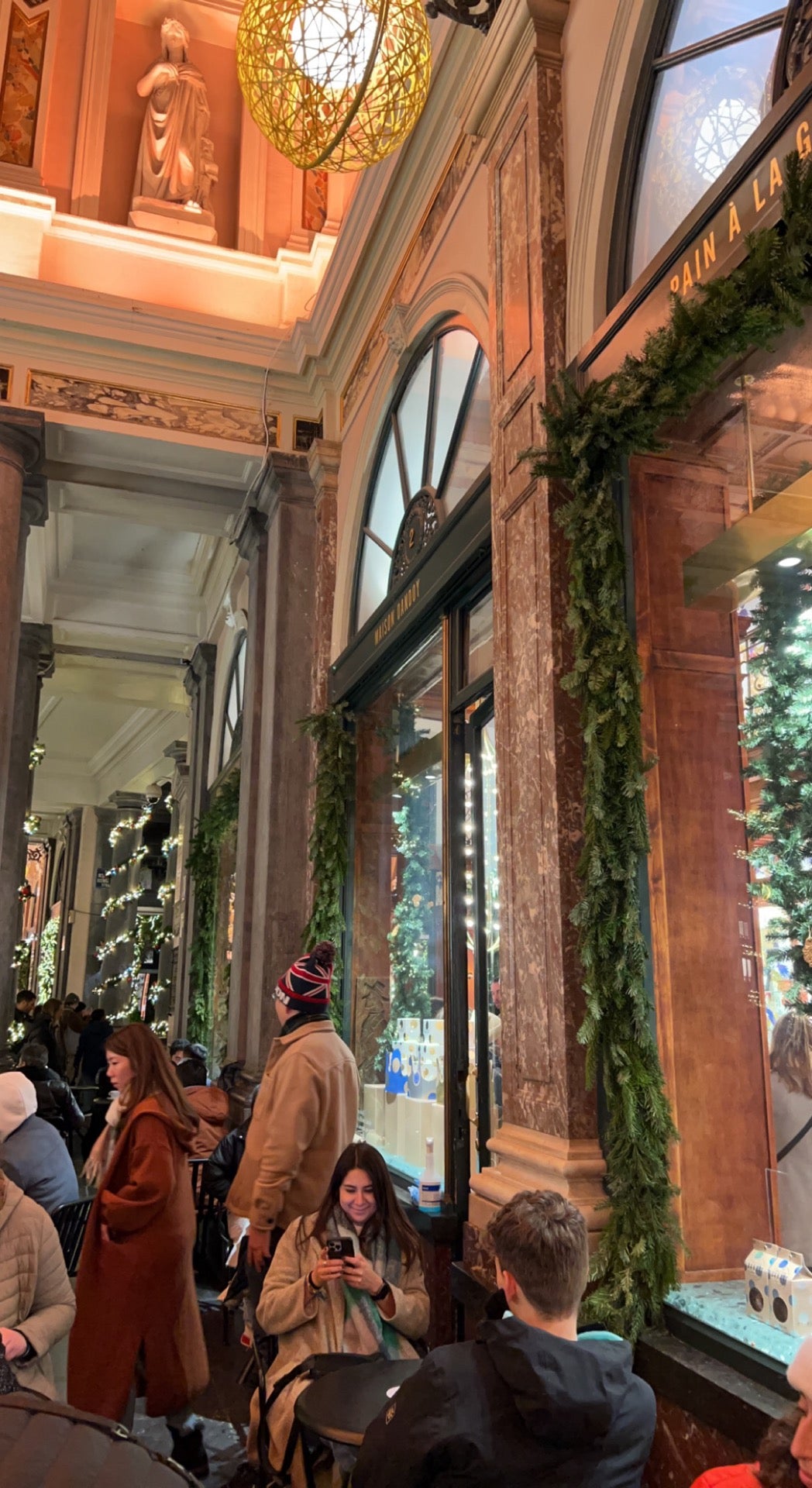 Maison Dandoy - Tearoom & Waffle - Brussels cafe