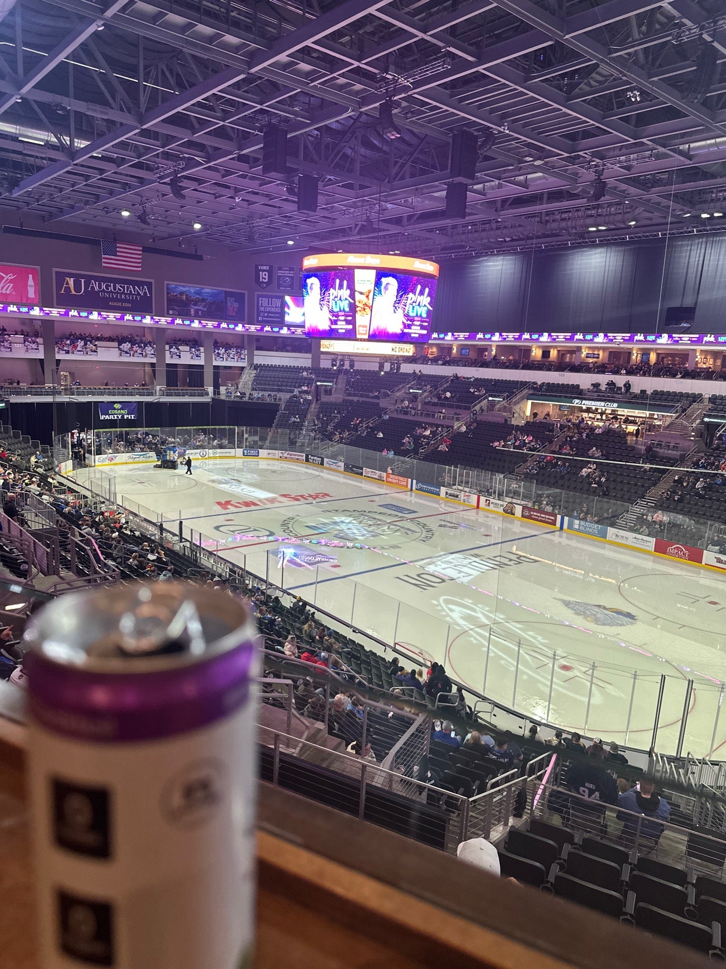 Denny Sanford PREMIER Center (jZaers)