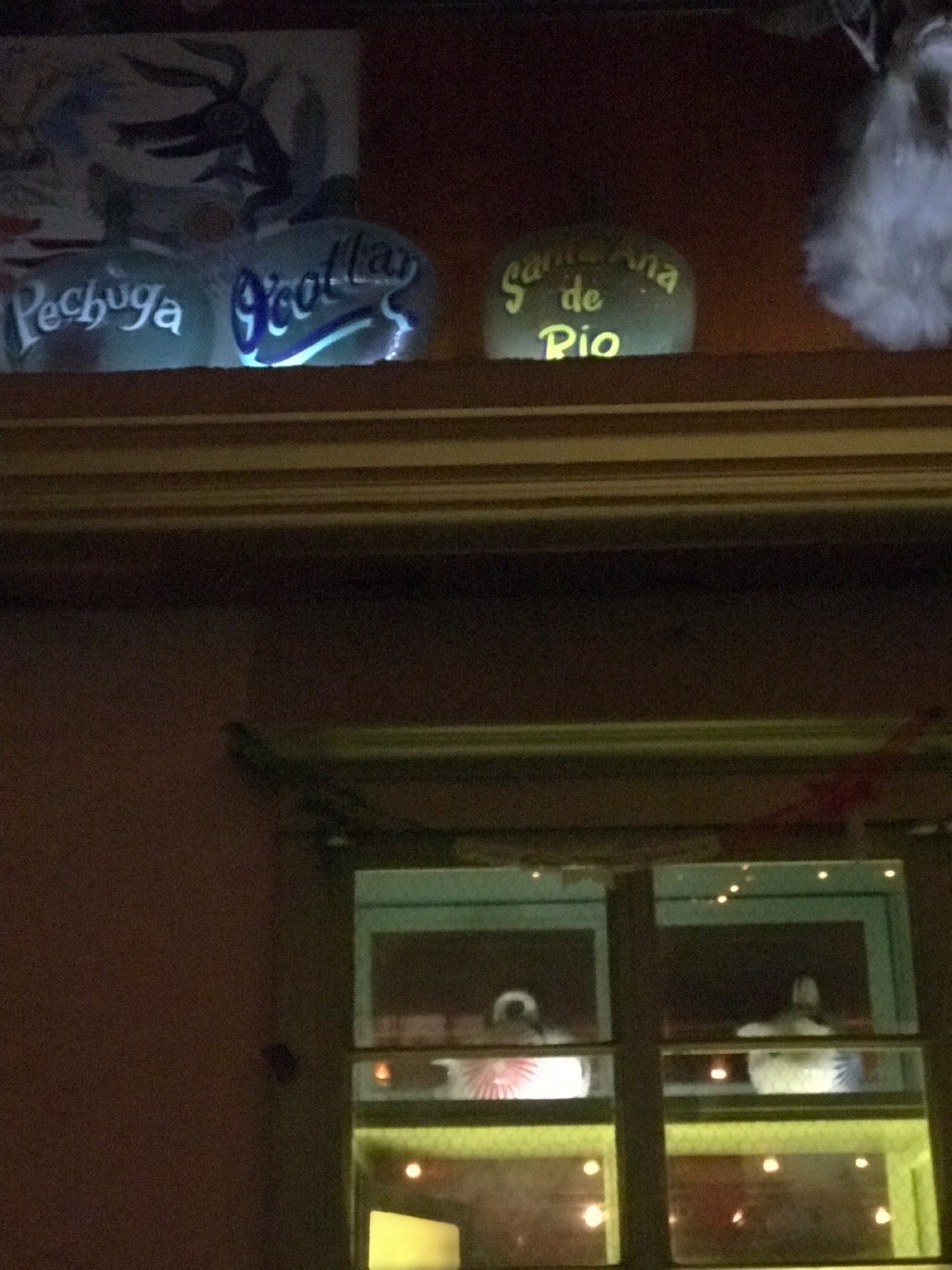 Las Perlas restaurant in Los Angeles