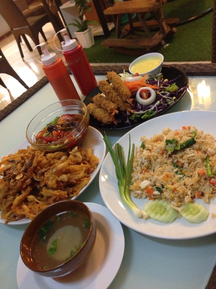 Baanmoothip (Bakery & Coffee) Logo