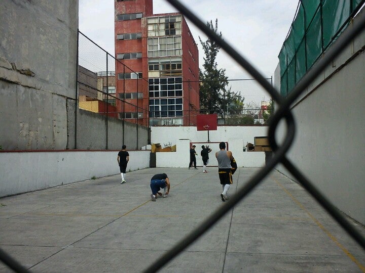 Canchas Universidad Londres