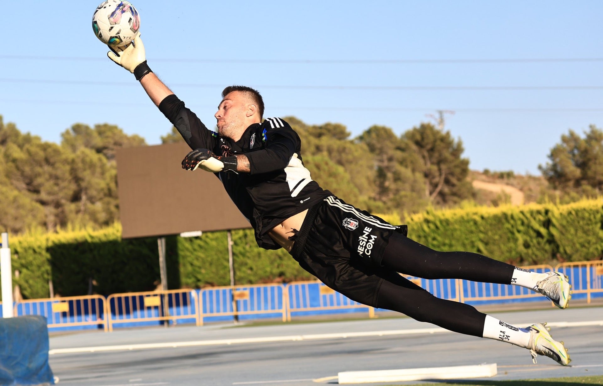 Tkgm Restaurant Logo