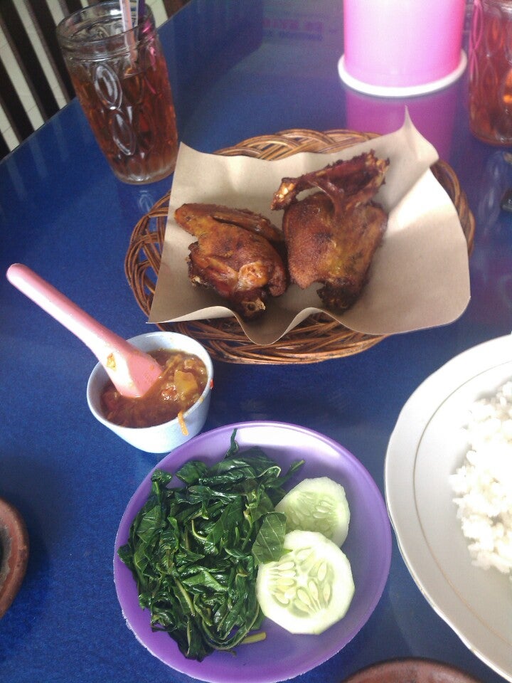 Bebek Goreng " Bu Diah '93 "