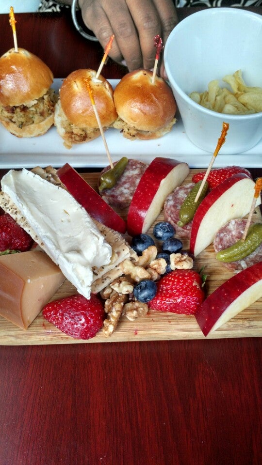 Therapy Wine Bar 364 Lewis Ave Brooklyn