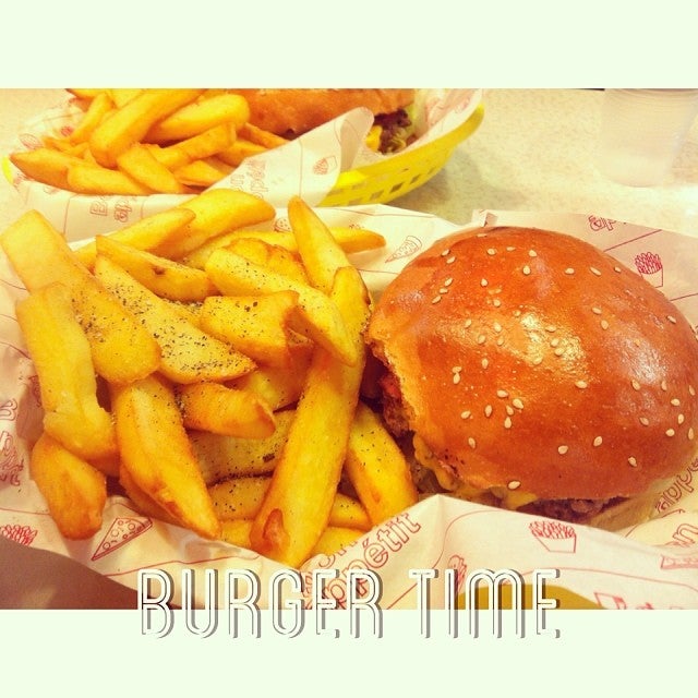 Happy End Diner