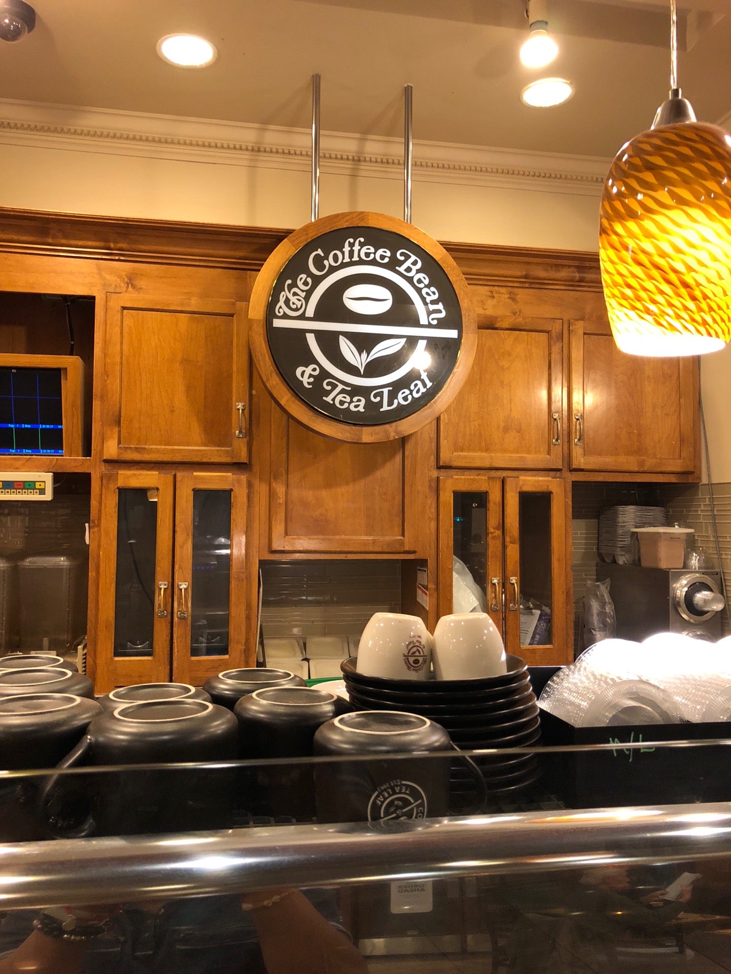 The Coffee Bean & Tea Leaf, a cafe