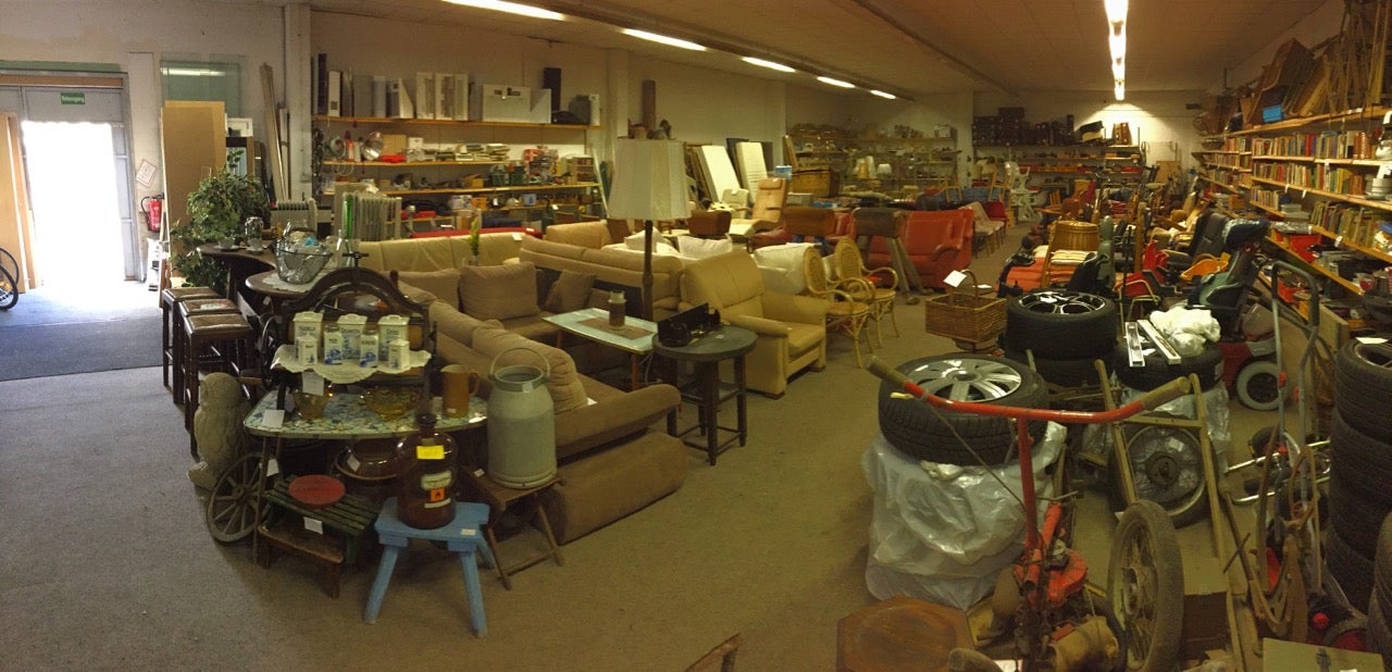 An-Und Verkauf Aus Zweiter Hand Wohnungsauflösung