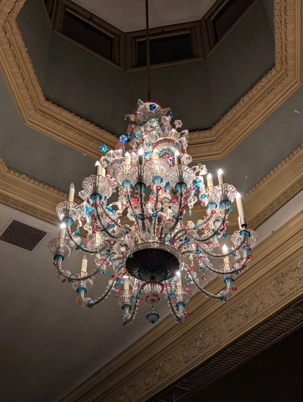 McMenamins Crystal Ballroom (jZd6vv)