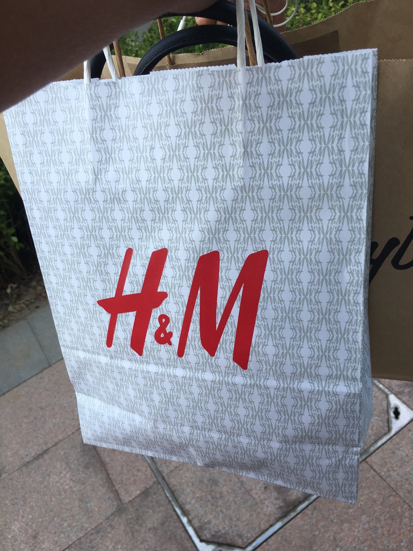 H & M