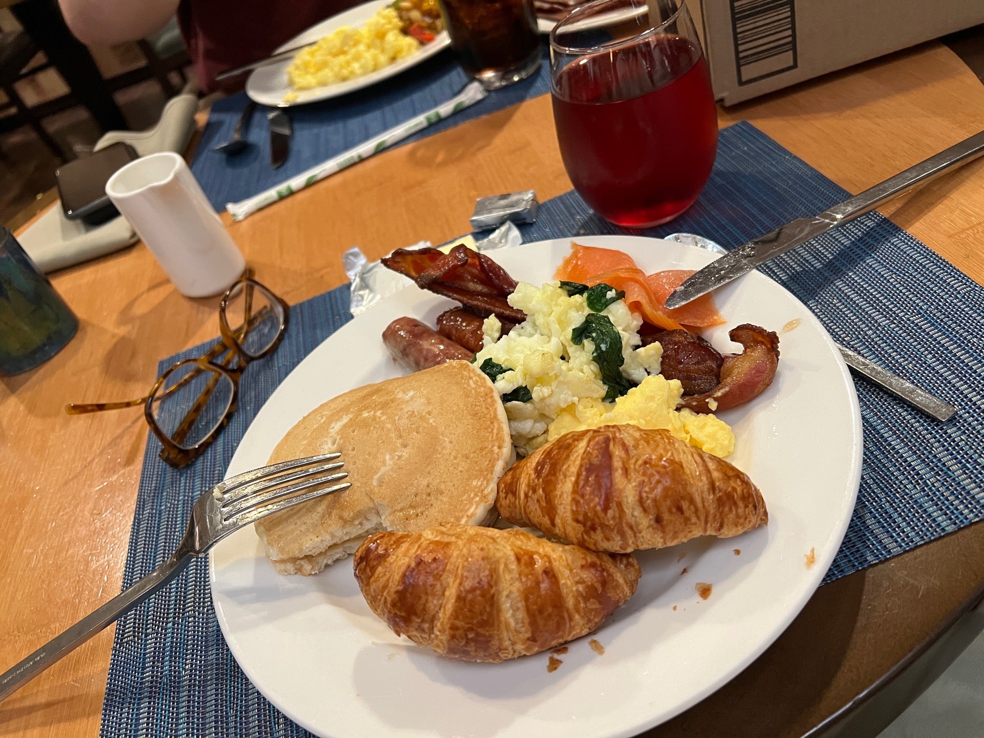 Lakeview Bistro restaurant in Los Angeles