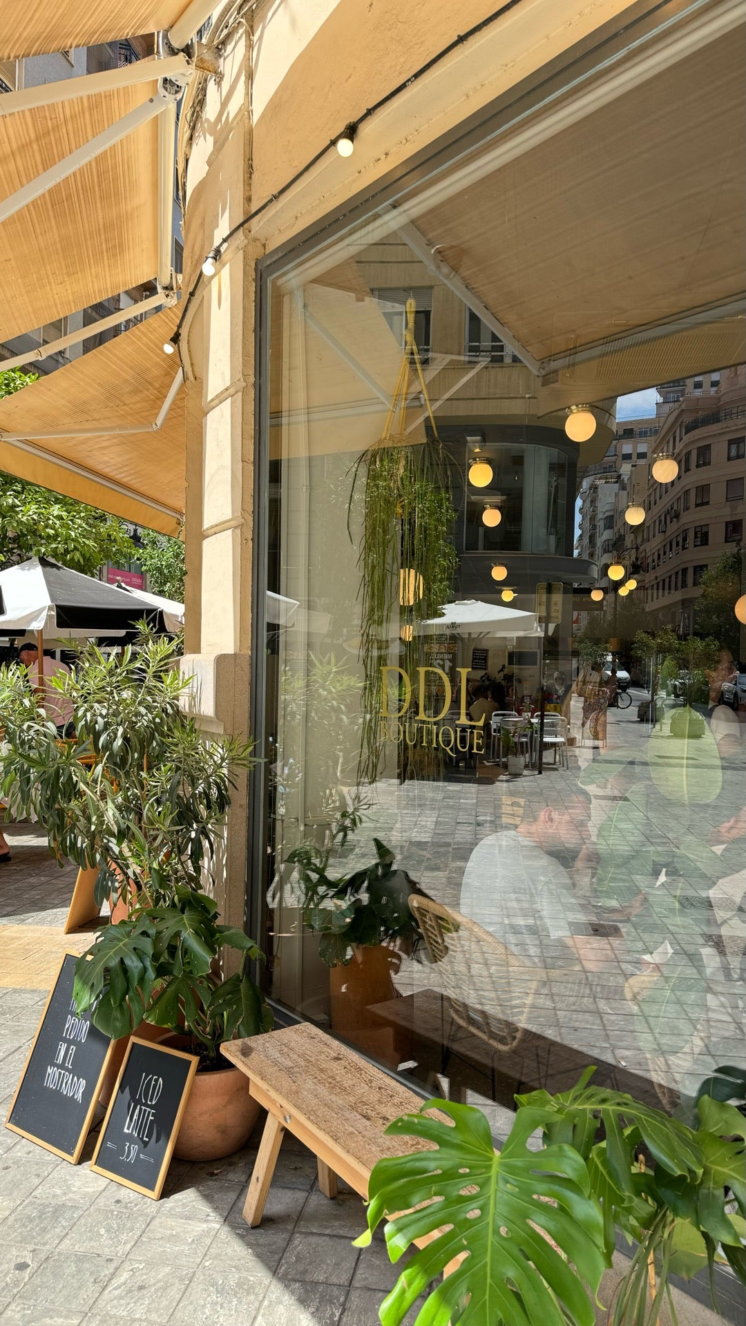 DDL Boutique - Valencia cafe