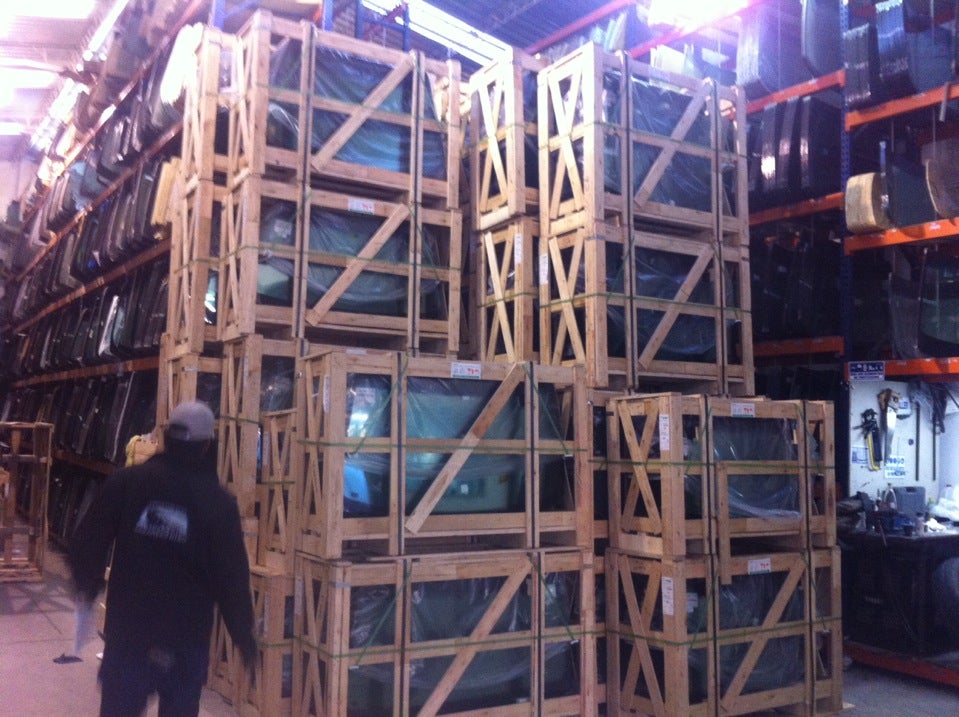 Crystal Products S. A Logo