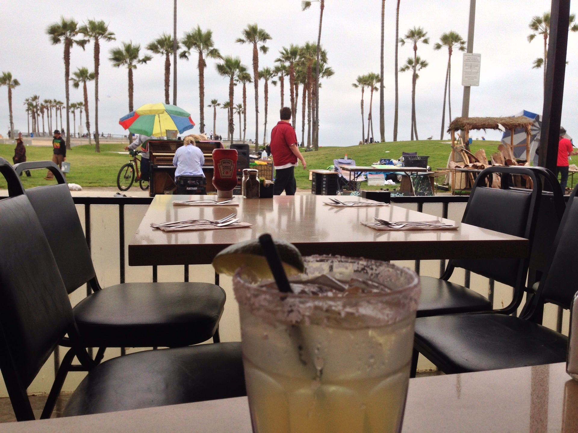 The Sidewalk Cafe cafe in Santa Monica