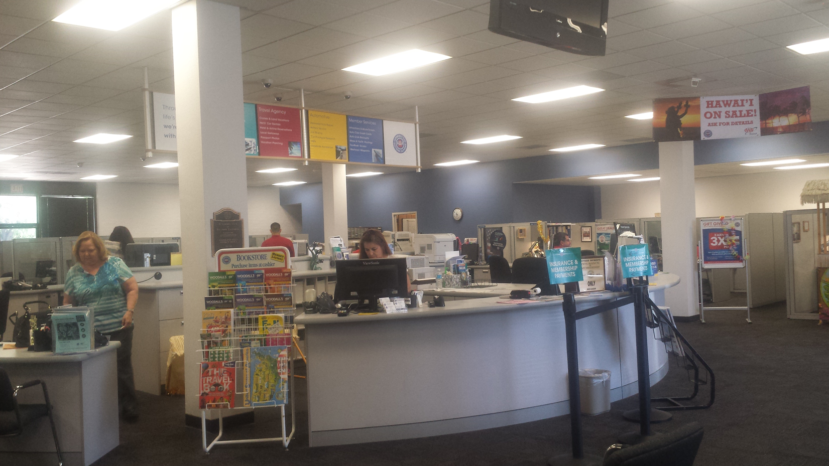 AAA Automobile Club of Southern California 22708 Victory Blvd