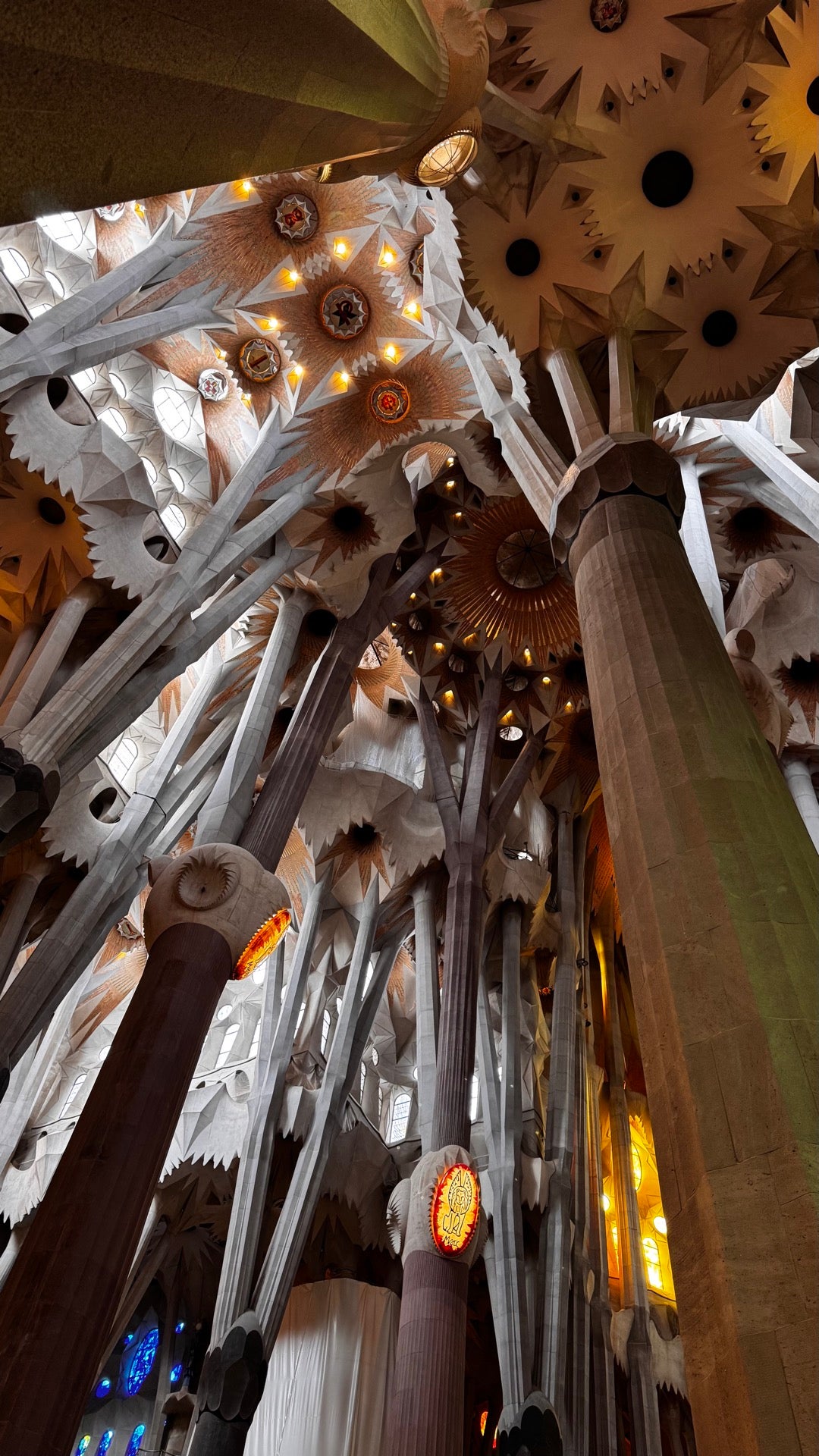 The Basilica of the Sagrada Familia (Temple Expiatori de la Sagrada Família) - Barcelona bar