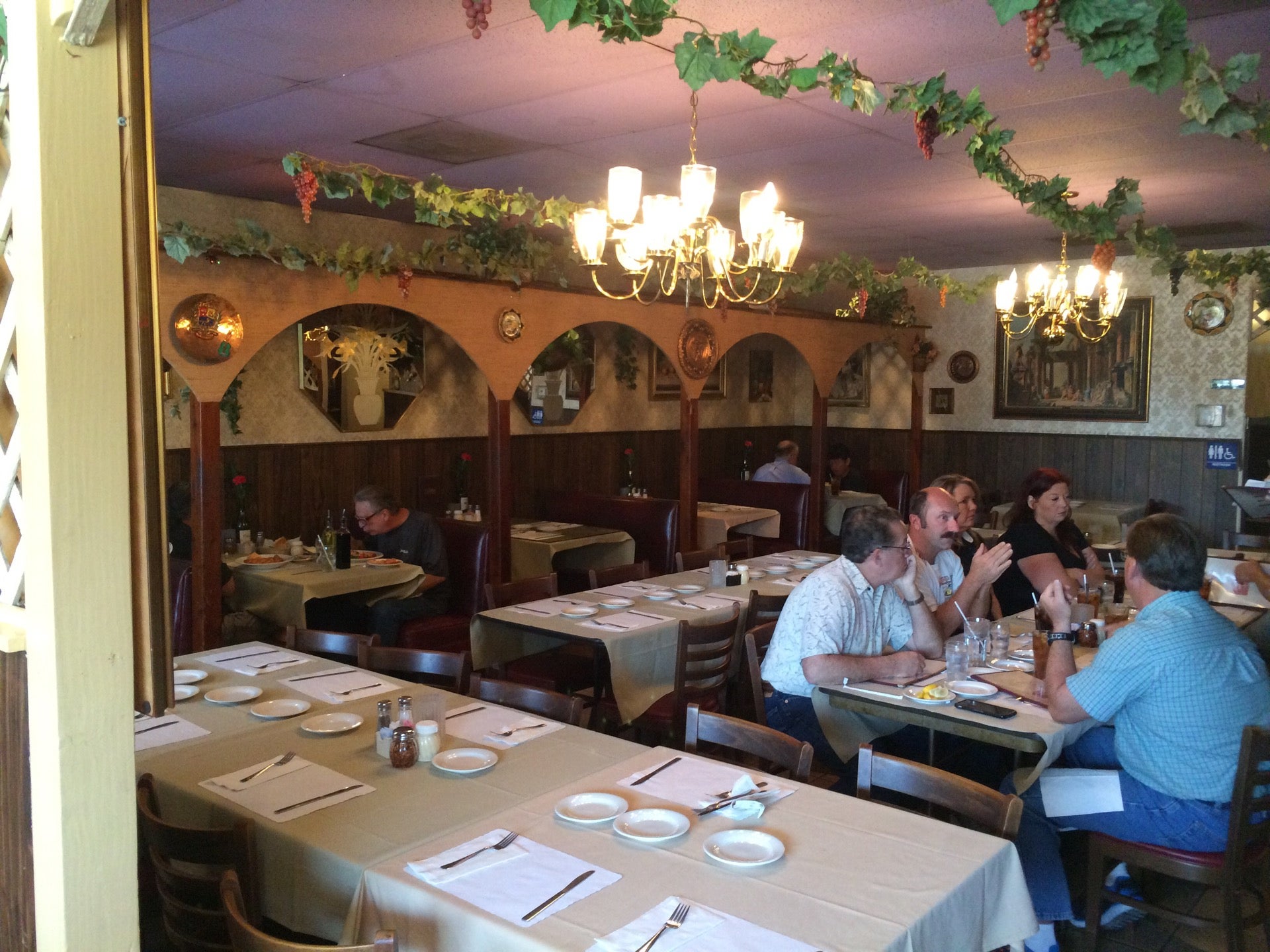 Di Pillas Italian Restaurant 9013 Valley Blvd Rosemead