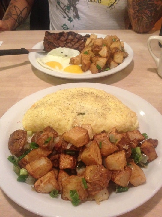 Cinnamon's Restaurant 315 Uluniu St Kailua