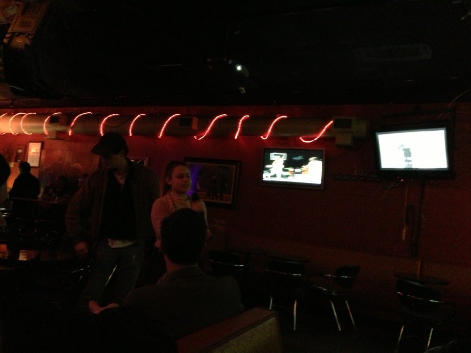 Up Stairs, a bar in New York