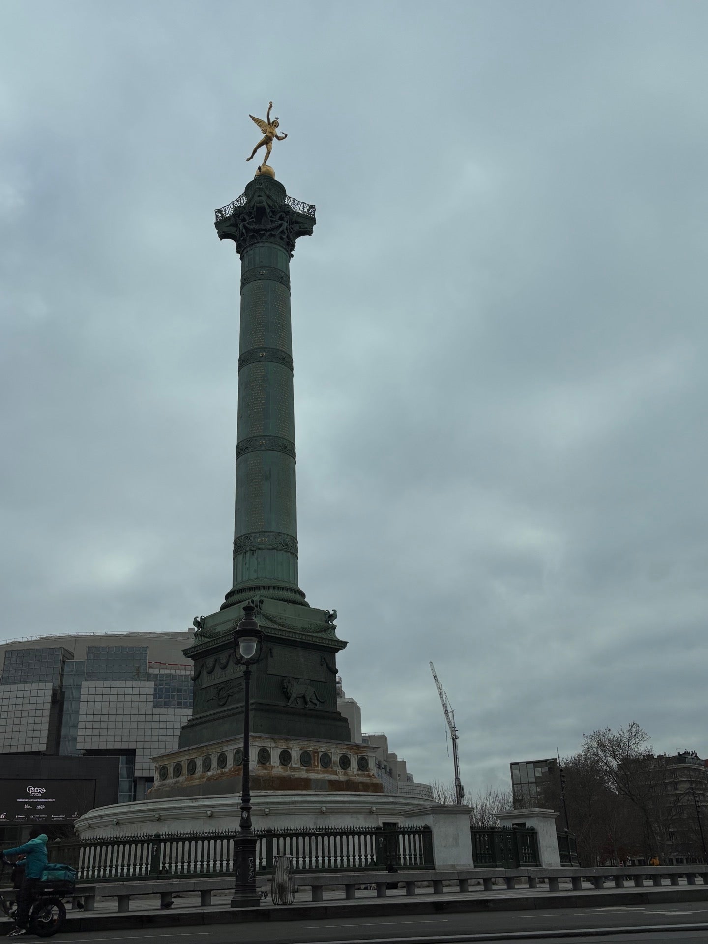 Place de la Bastille - Paris cafe