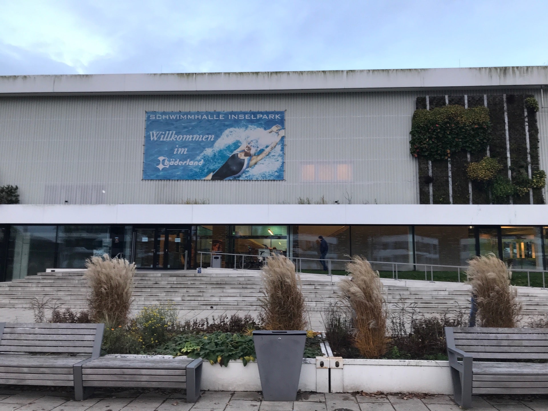 Schwimmhalle Inselpark