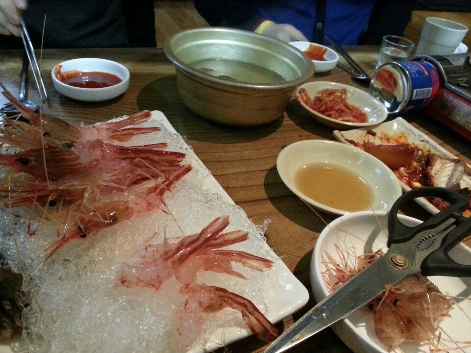 따식이네 포차 Logo