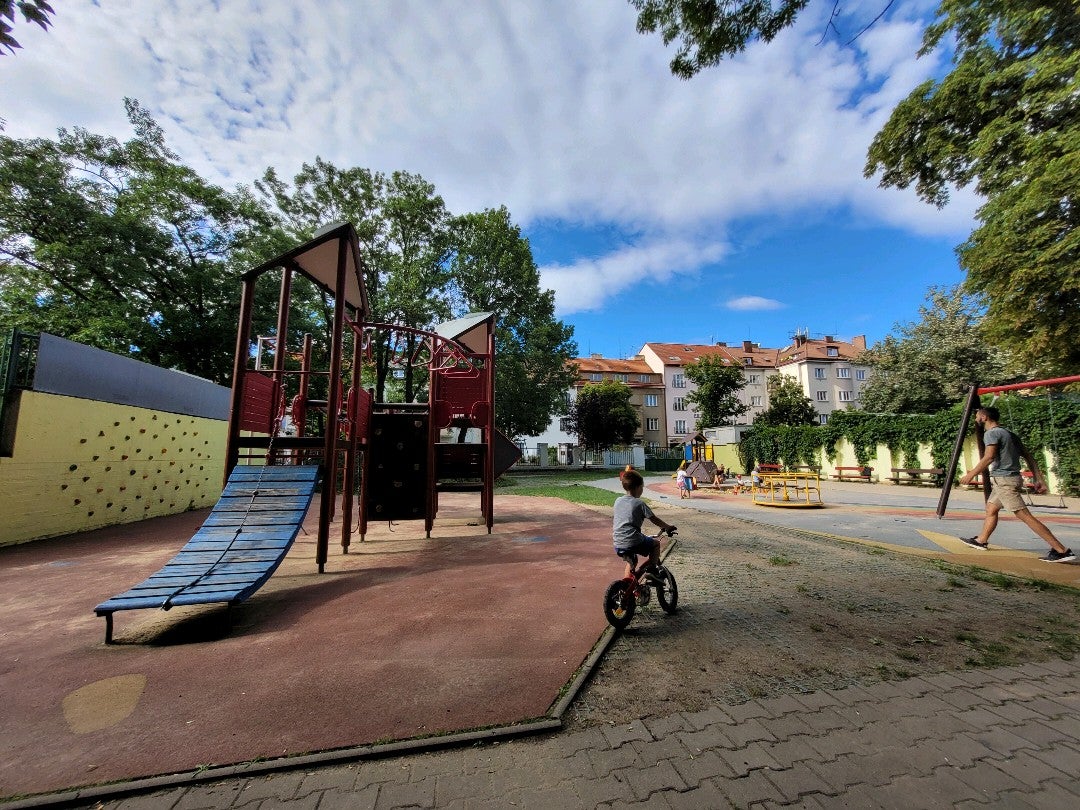 Veřejné dětské hřiště - photo 2 showing the facility