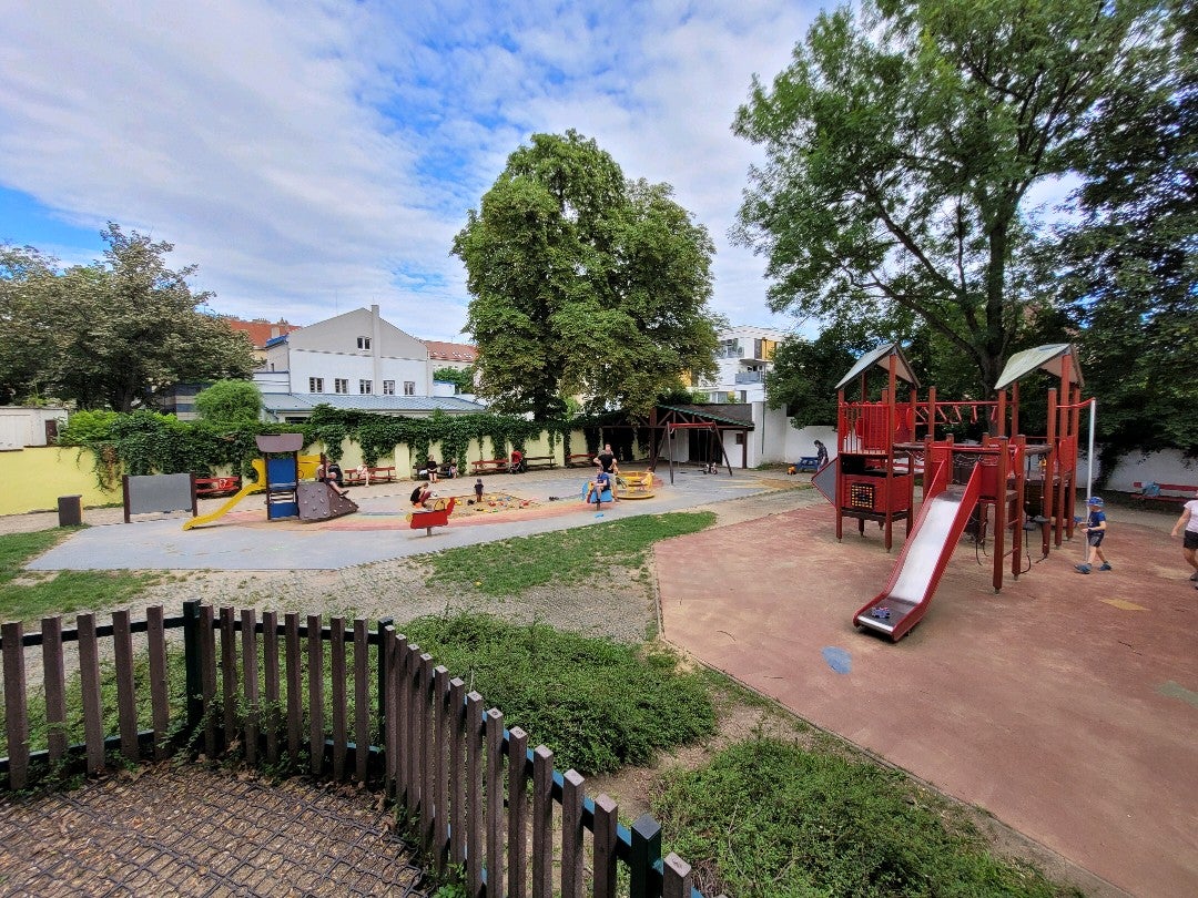 Veřejné dětské hřiště - photo 1 showing the facility