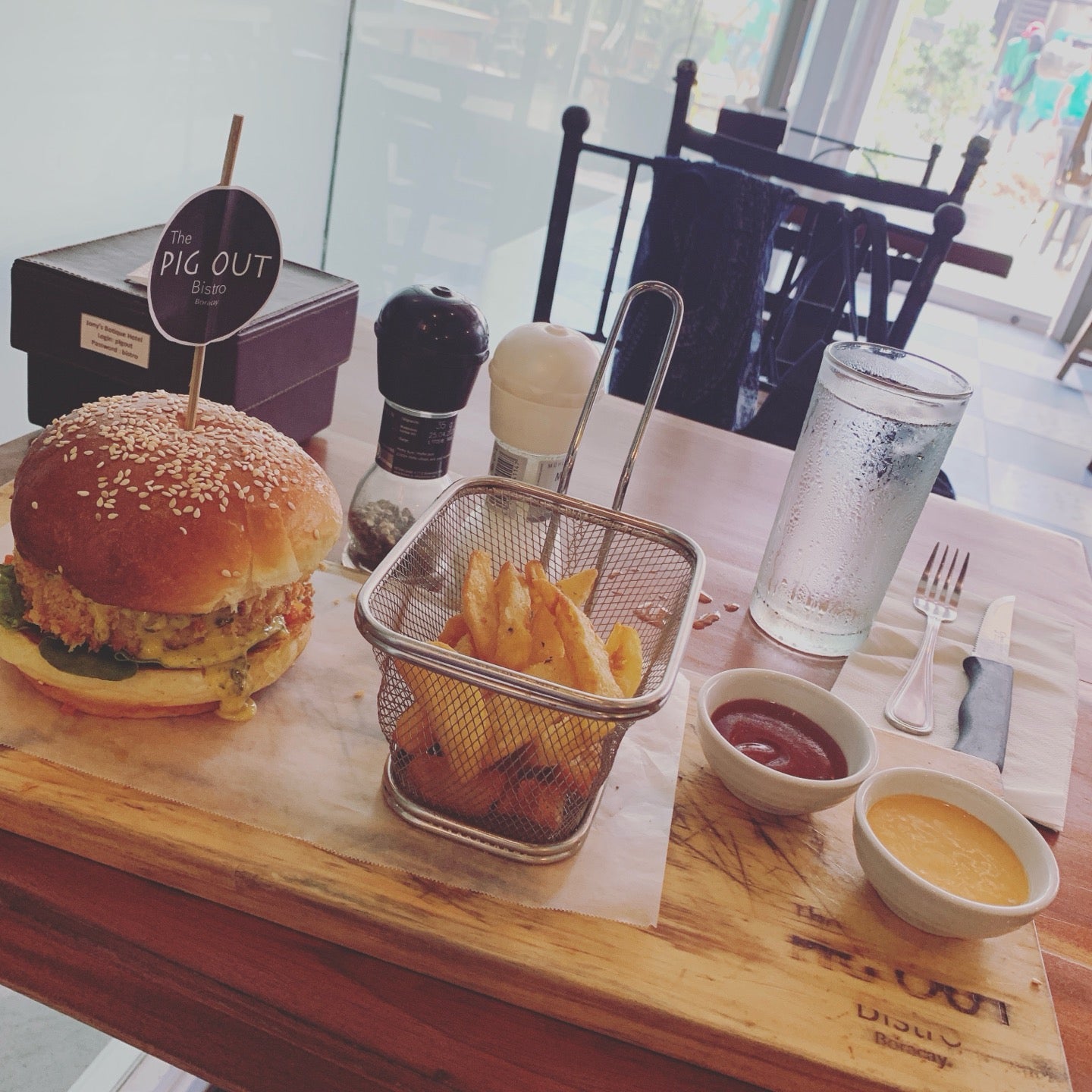The Pig Out Bistro 이미지