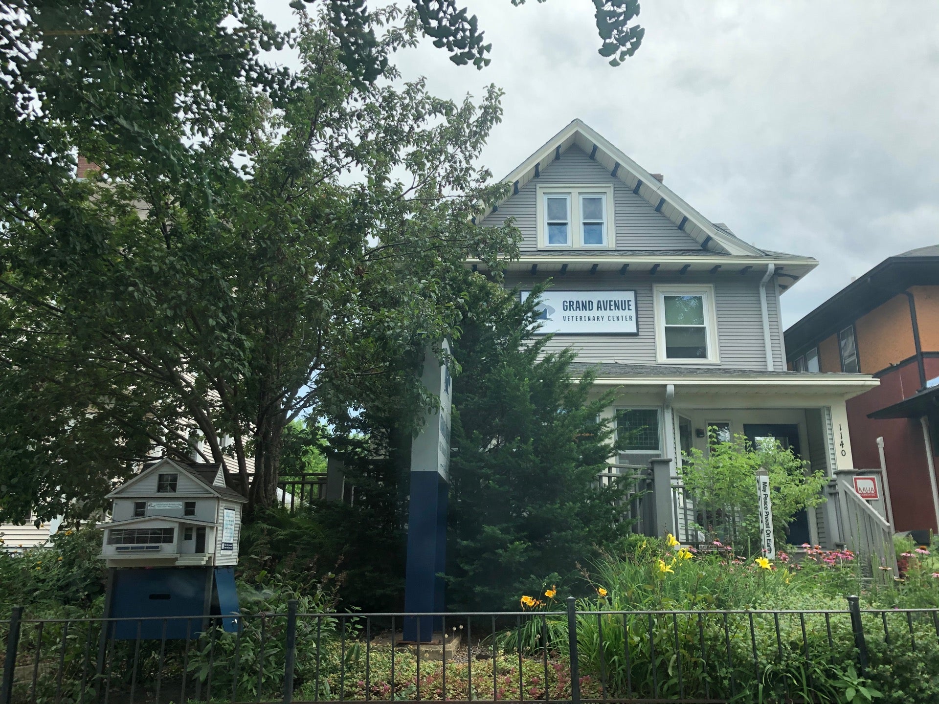 Grand Avenue Veterinary Clinic