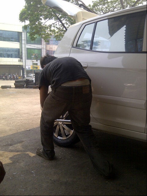 Bengkel Prima Ban Jaya Logo