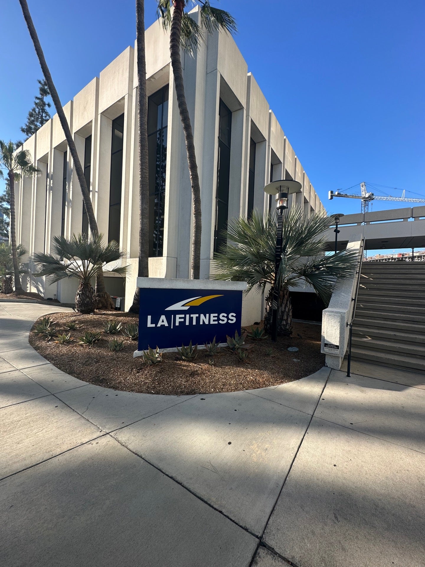 LA Fitness, a fitness