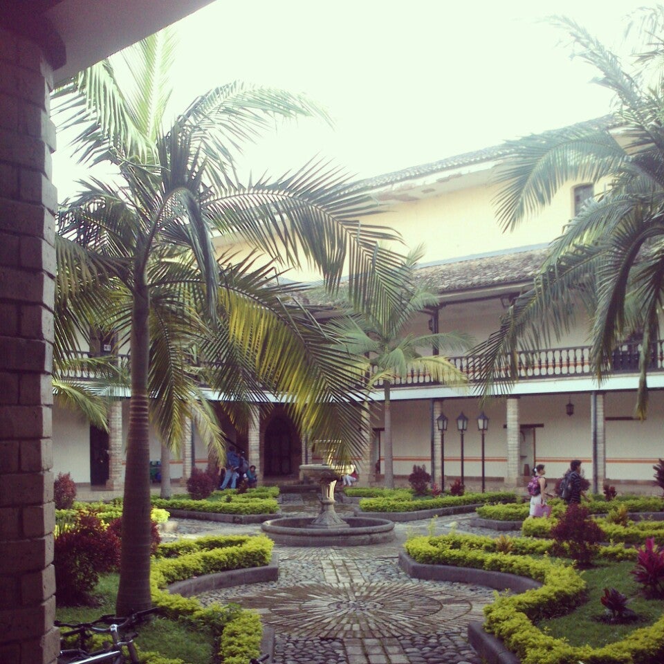 Facultad De Ciencias Humanas Y Sociales - El Carmen