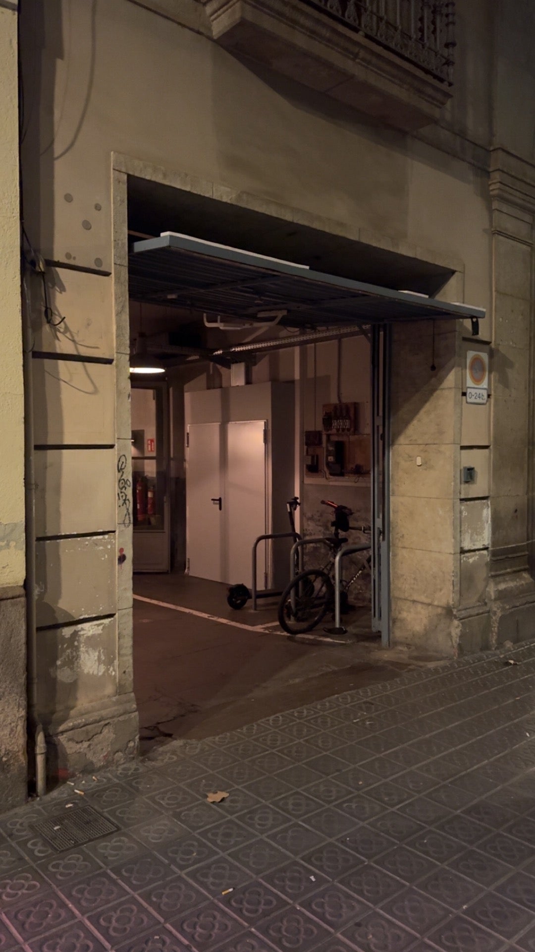 Parking Pizza - Barcelona restaurant