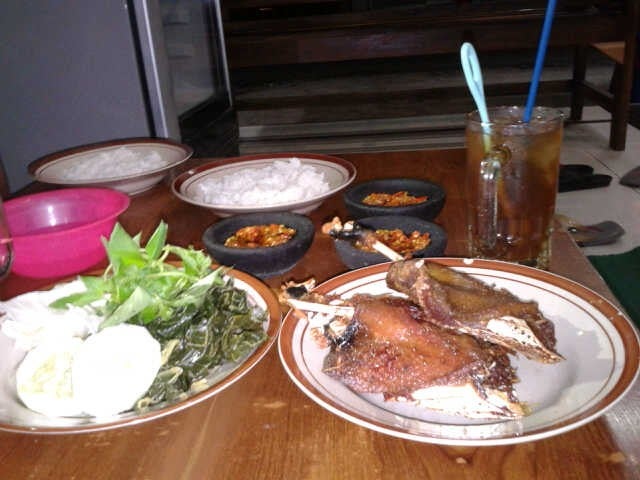 Pecel Lele Lesehan Mbak Ita Logo