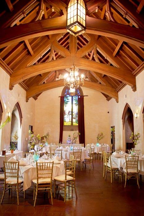 Eden Garden Bar & Grill, a bar in Pasadena