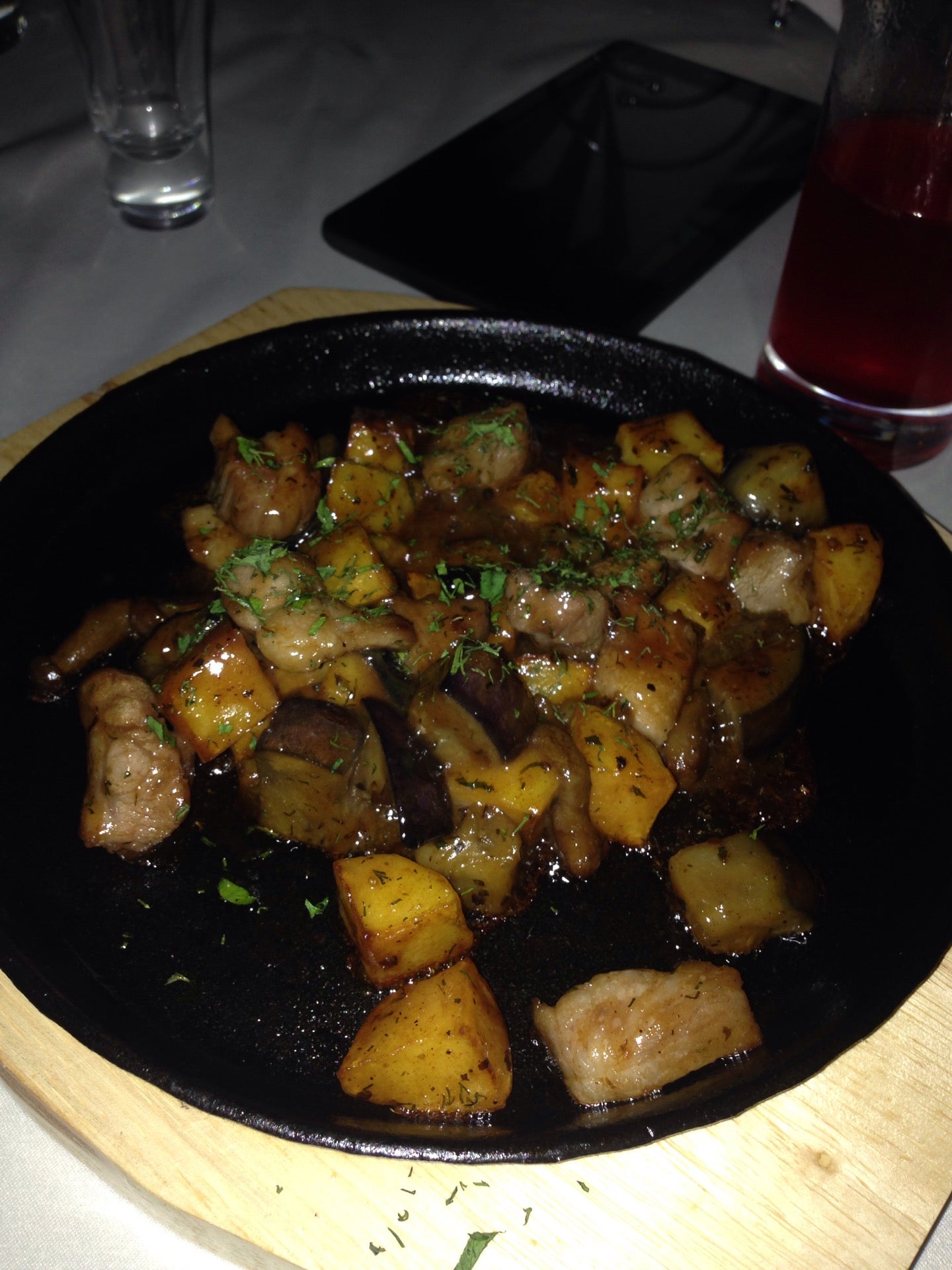 Ресторан Лейлак Logo