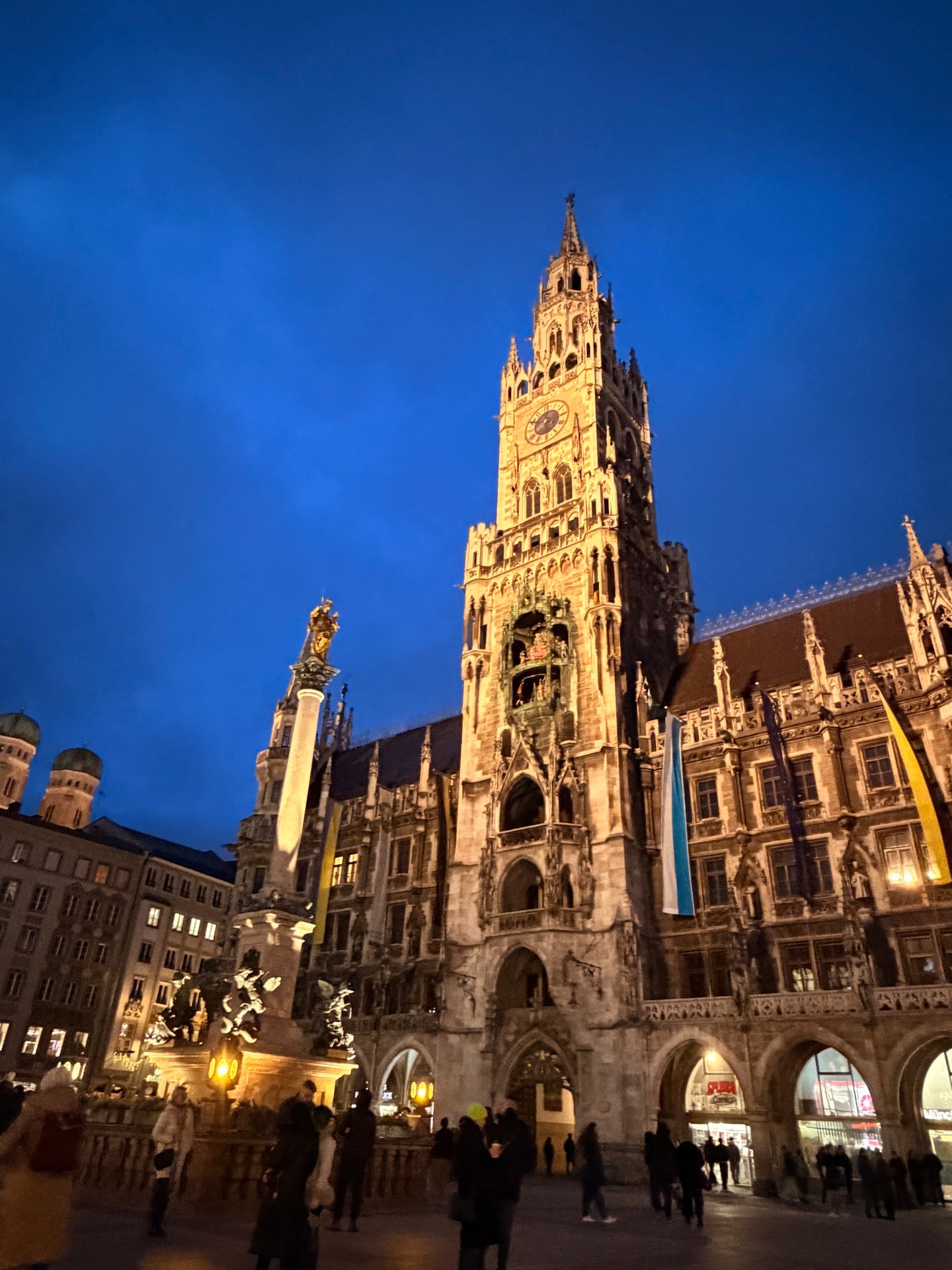 Marienplatz - Munich cafe