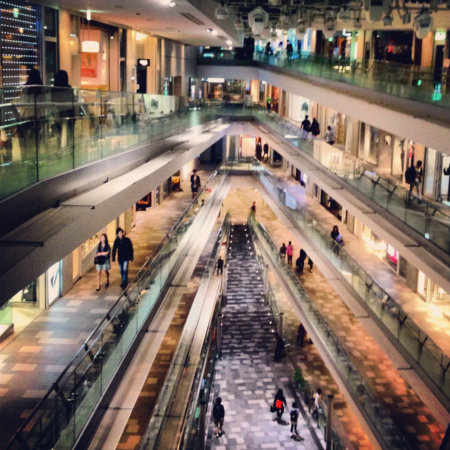 買い物だけじゃない 子供も楽しめる東京都内のショッピングモールをご紹介 アチコチ By ママリ